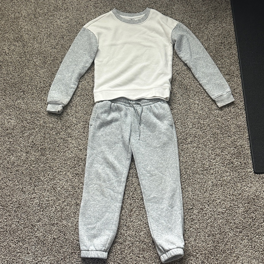 Athletic Works Kids Matching Set in White and Gray